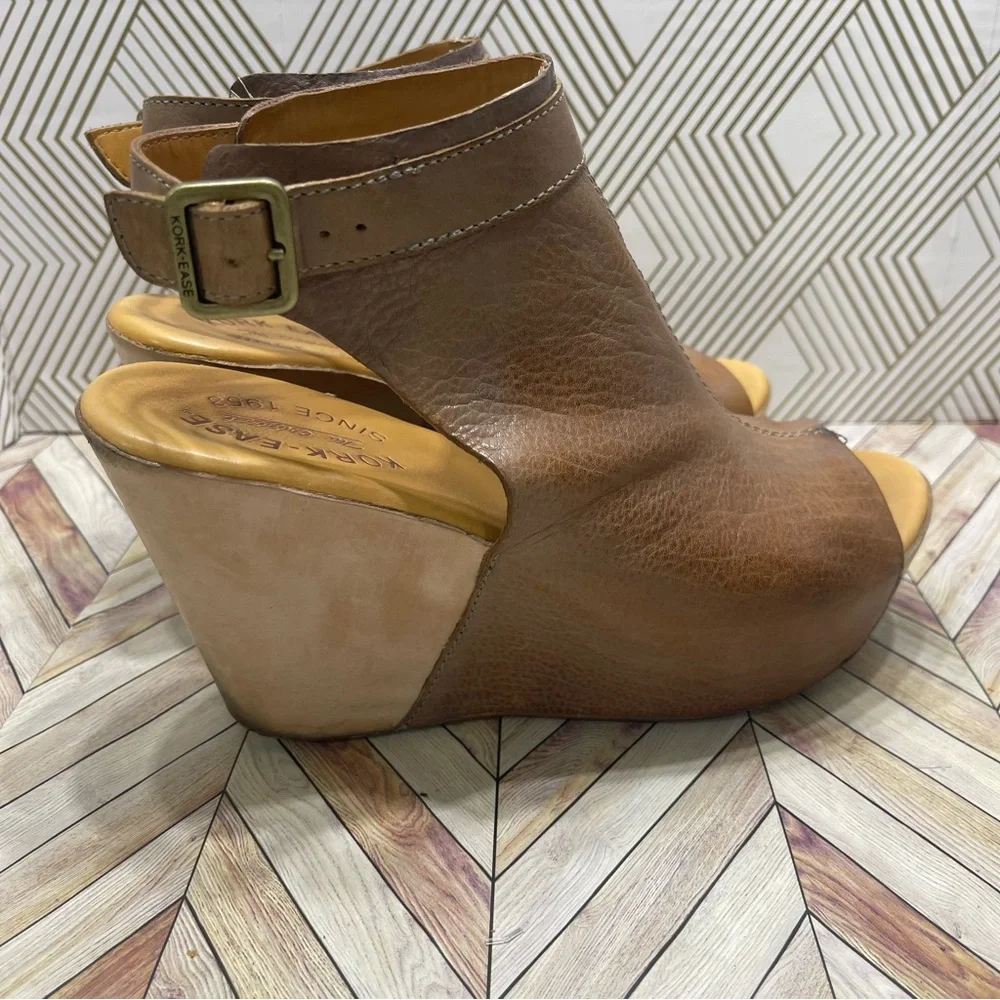 Kork Ease Nero taupe Leather Wrapped Wedge‎ 7 L1